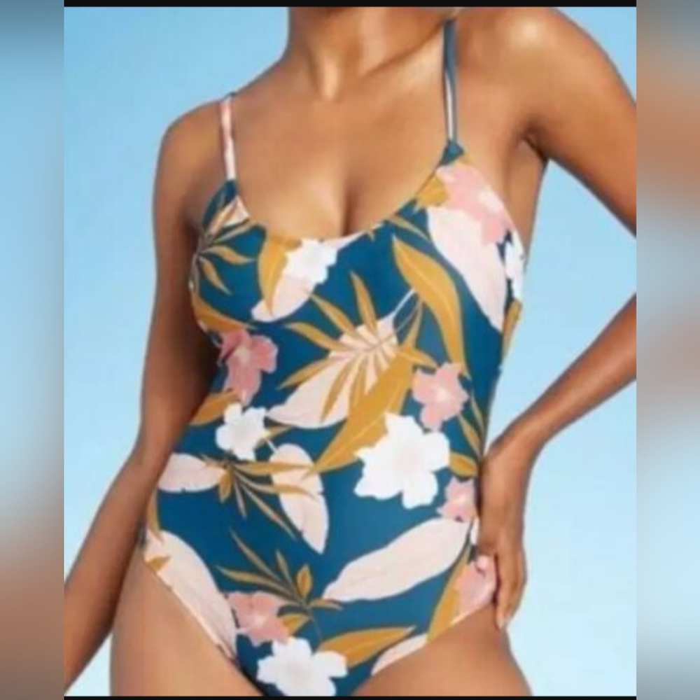 Kona Sol one piece swimsuit Size M